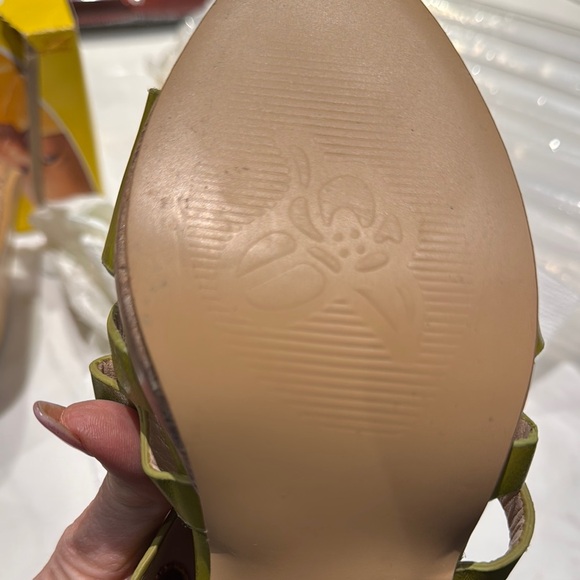 SANDALS 💚 - Picture 3 of 16